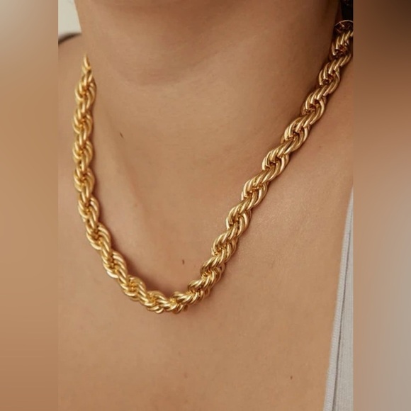 Twisted Elegance 18K Gold Rope Necklace - Picture 1 of 3